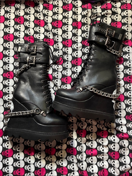 Lamoda Shoes - Spike calf high wedge heel skull lace up boots